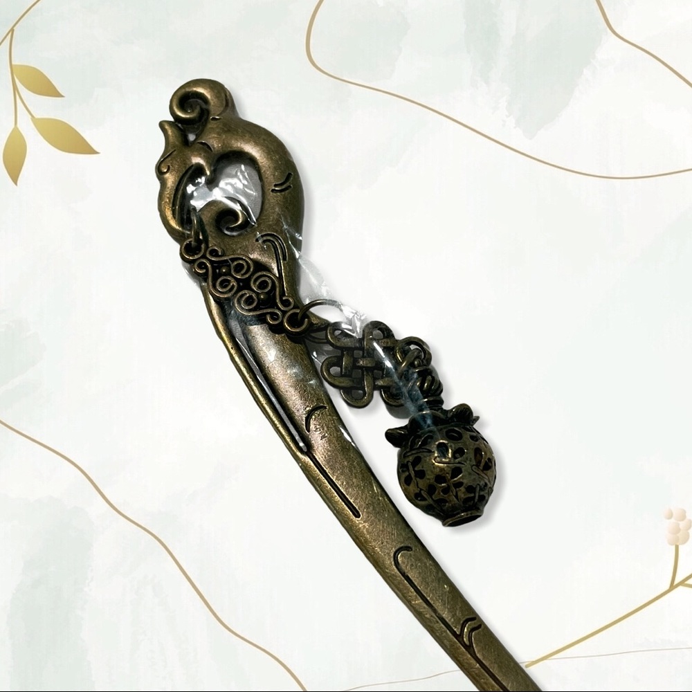 VINTAGE GOLD BOOKMARK 🔖